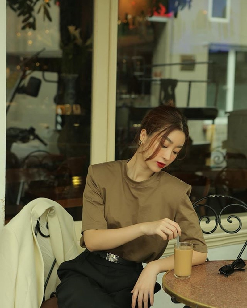 Showbiz 5/7: Huyền My nhập hội với Mai Phương Thúy giữa ồn ào “cạch mặt” Phương Oanh ảnh 8