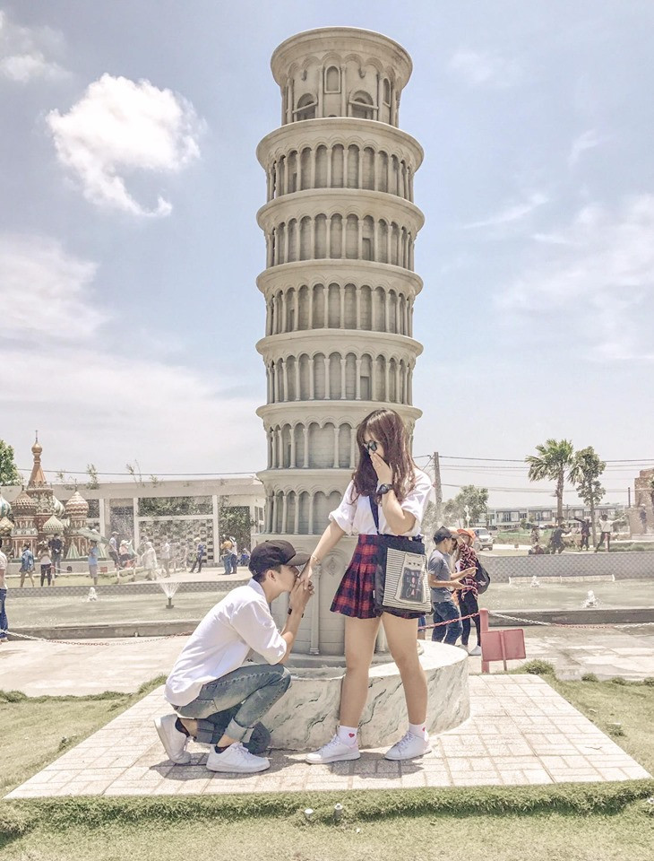 Đi “đu đưa” liveshow Sơn Tùng M-TP, cặp Sky nên duyên vợ chồng sau 4 năm yêu nhau ảnh 5