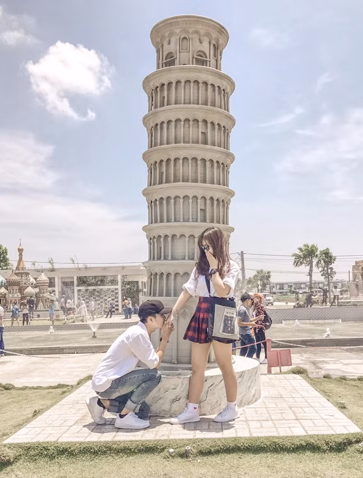 Đi “đu đưa” liveshow Sơn Tùng M-TP, cặp Sky nên duyên vợ chồng sau 4 năm yêu nhau ảnh 5