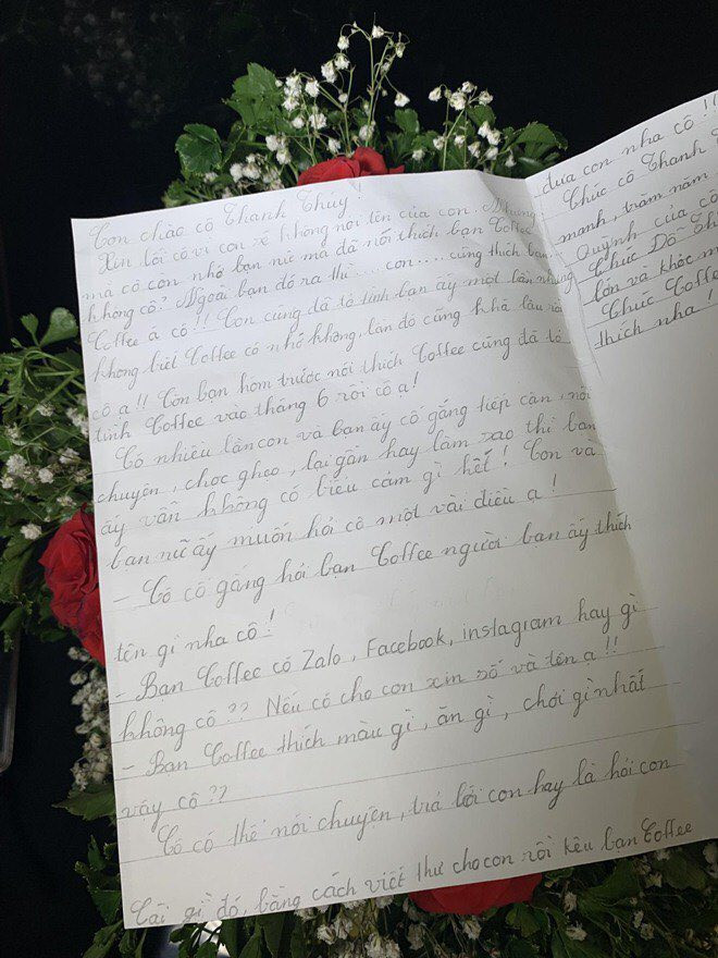 Mỹ Tâm phủ nhận tin đồn mang thai; Ngọc Trinh “táo bạo” diện đầm cắt xẻ hở gần hết ngực ảnh 11