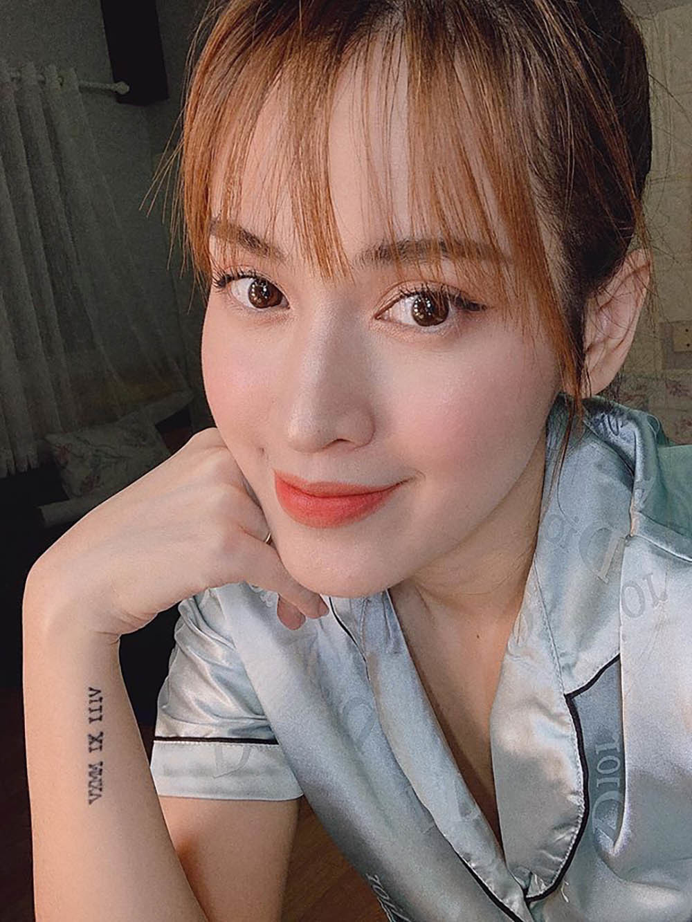 Showbiz Việt 29/4: Tóc Tiên diện bikini bốc lửa, Đào Bá Lộc tung ảnh mặt mộc gây “choáng“ ảnh 8