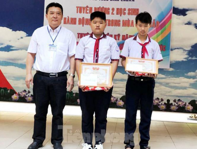 Sắc màu SV 15/7: Nữ sinh có vẻ đẹp tựa Lisa; hot girl RMIT được tặng đồng hồ 400 “củ” ảnh 17