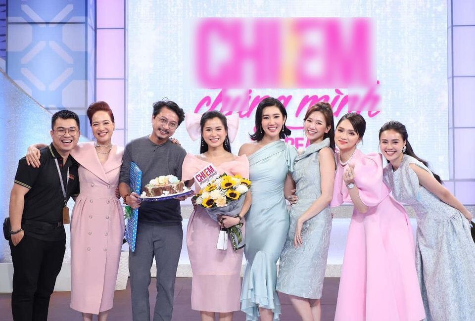 Ngọc Trinh tự thưởng đồng hồ hơn 1,8 tỷ đồng; Chi Pu sexy hết cỡ diện trang phục bikini ảnh 13