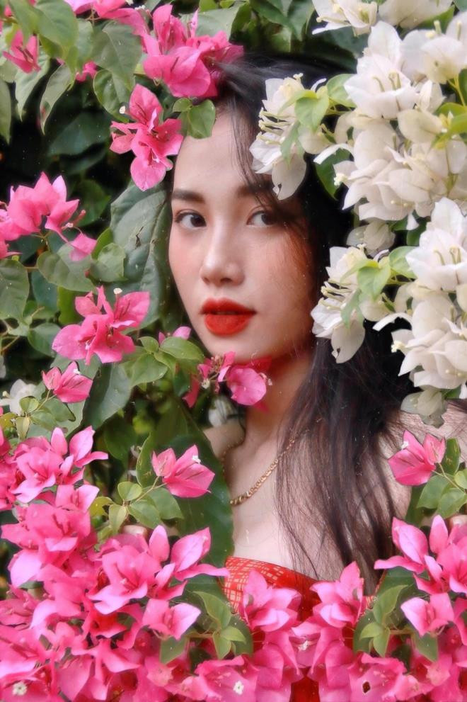 Sắc màu SV 6/7: “Nam thần” 98 đứng sau MV của Sơn Tùng; hot girl Luật xinh như búp bê ảnh 12