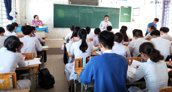 Sắc màu SV 23/6: ĐH Thương mại mở CLB tiếng Anh miễn phí, hotgirl Yên Bái gia nhập ĐH FPT ảnh 11