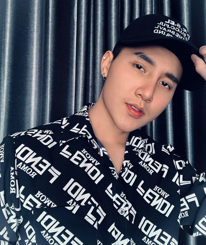 Sắc màu SV 3/8: Hot girl được mệnh danh “crush quốc dân”, Tiktoker “thả thính” gây xôn xao ảnh 4