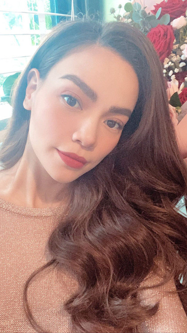 Showbiz 24/6: Đàm Thu Trang khoe bụng bầu, Hồ Ngọc Hà “đáp miếng” rạng rỡ mang song thai ảnh 6