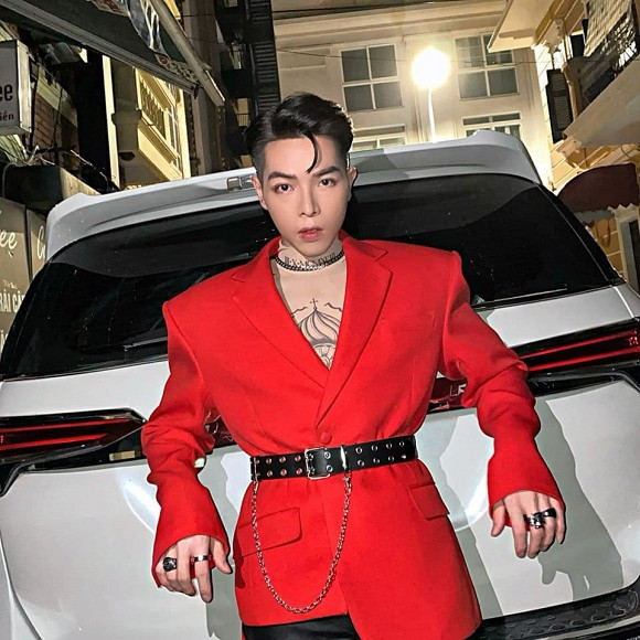 Showbiz 28/6: Lynk Lee lần đầu khoe vòng 1 nóng bỏng, Lâm Vỹ Dạ bức xúc khi bị mạo danh ảnh 19