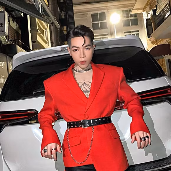 Showbiz 28/6: Lynk Lee lần đầu khoe vòng 1 nóng bỏng, Lâm Vỹ Dạ bức xúc khi bị mạo danh ảnh 19