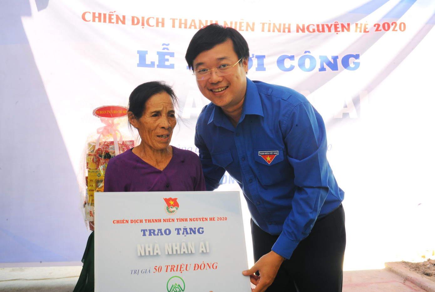 Dựng nhà tặng cựu thanh niên xung phong có hoàn cảnh khó khăn ảnh 3