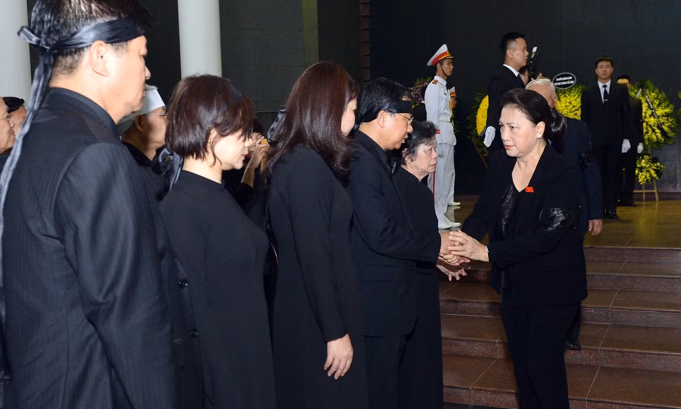 Lãnh đạo Đảng và Nhà nước viếng đồng chí Vũ Mão ảnh 6