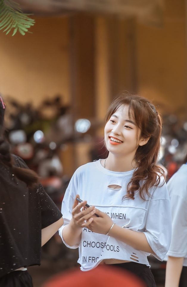 Vẻ đẹp 'thanh xuân vườn trường' trong trẻo của cô bạn Thái Nguyên ảnh 7