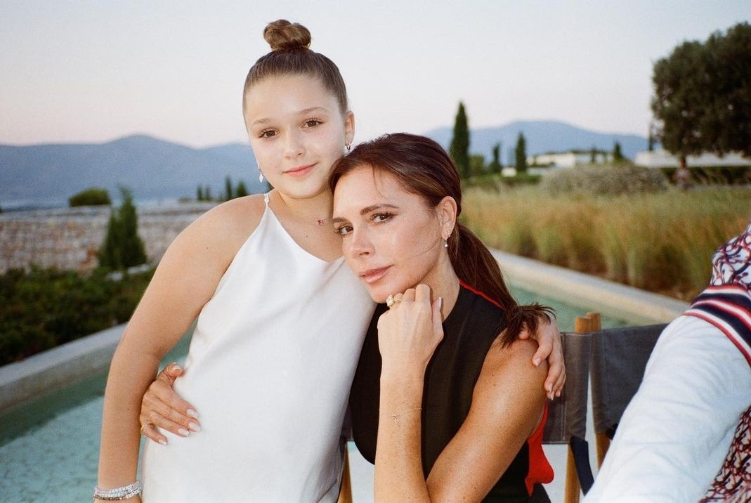 Con gái Beckham chúc mừng ngày phụ nữ, mới 10 tuổi đã phổng phao thấy rõ ảnh 5