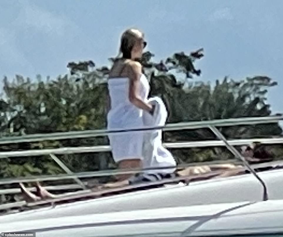 Ivanka Trump hiếm hoi lộ ảnh bikini, hình thể mẹ ba con đáng ngưỡng mộ ảnh 6