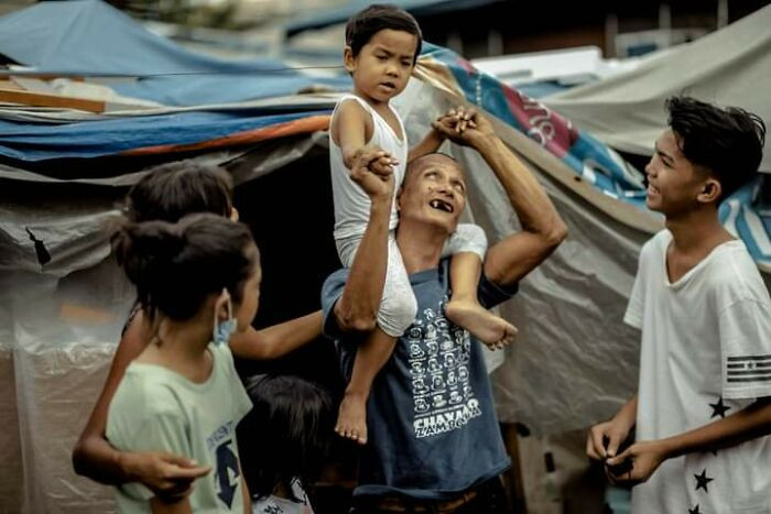 Bộ ảnh cưới của cặp đôi vô gia cư sống chung 24 năm chưa từng vào lễ đường ảnh 3