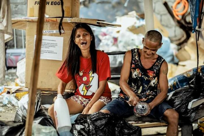 Bộ ảnh cưới của cặp đôi vô gia cư sống chung 24 năm chưa từng vào lễ đường ảnh 5