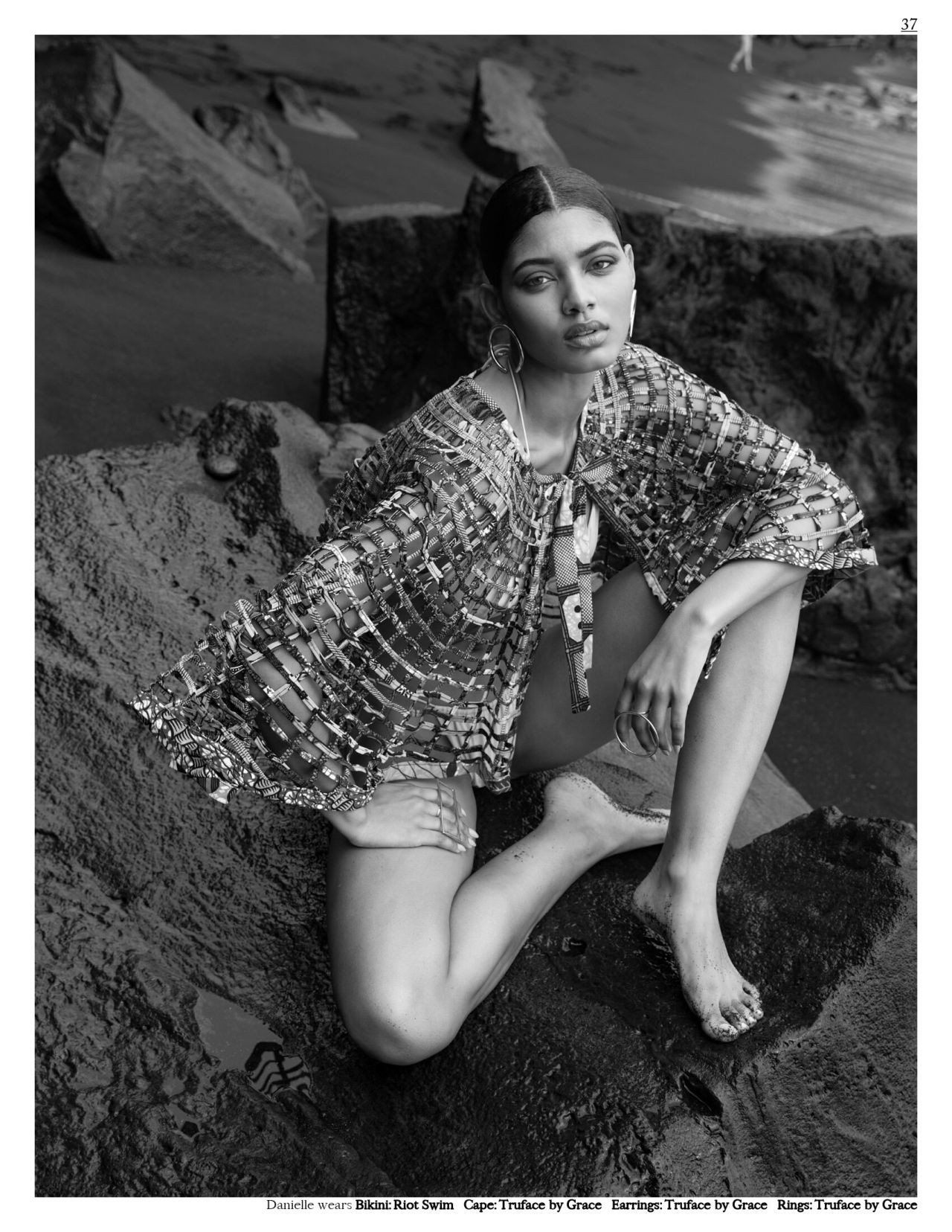 Sắc vóc nóng bỏng 'thiêu đốt' ánh nhìn của mẫu áo tắm Danielle Herrington ảnh 11