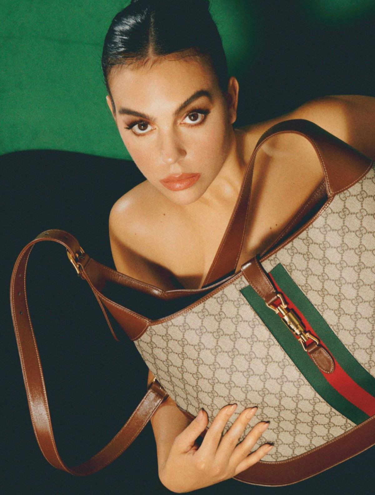 Bạn gái Cristiano Ronaldo cực xinh đẹp và nóng bỏng trong bộ ảnh mới ảnh 7