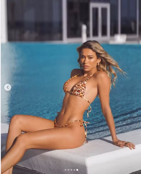 Mẫu nội y 9x Cindy Prado gợi cảm 'từng cm' với bikini ảnh 4