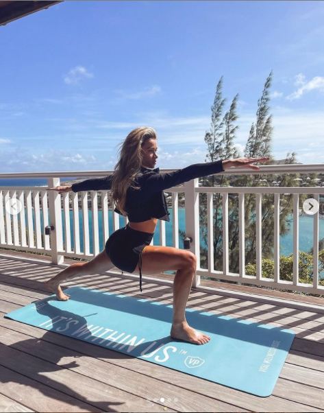 Mẫu nội y 9x Cindy Prado gợi cảm 'từng cm' với bikini ảnh 7