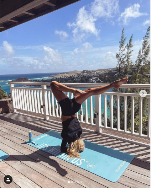 Mẫu nội y 9x Cindy Prado gợi cảm 'từng cm' với bikini ảnh 6