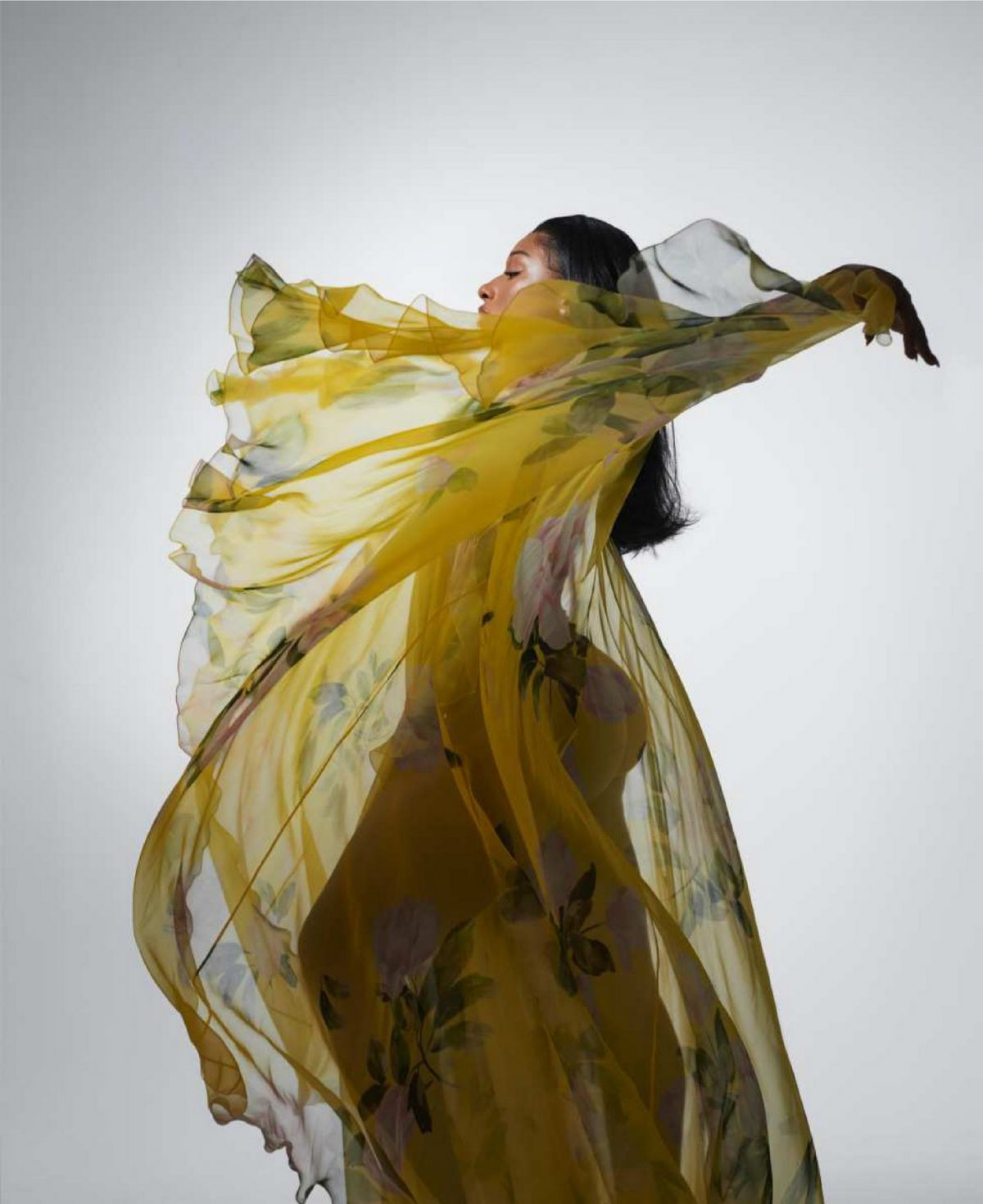 Megan Thee Stallion 'thả rông' táo bạo trên tạp chí ảnh 9