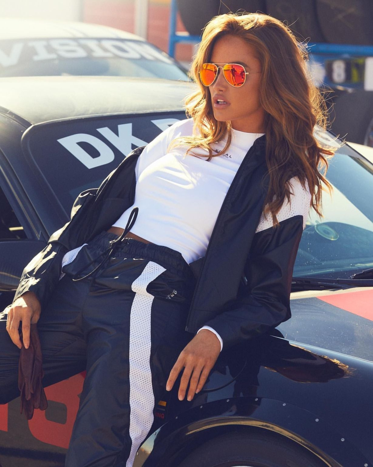 Mẫu nội y Haley Kalil khoe 3 vòng nóng bỏng với đồ tập ôm sát ảnh 11