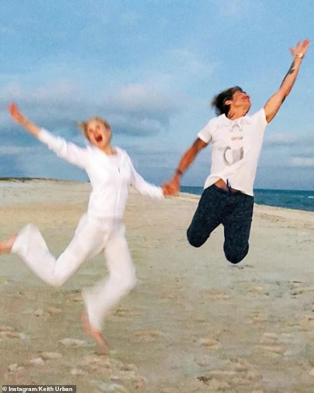 'Thiên nga nước Úc' Nicole Kidman xinh đẹp trẻ trung bất ngờ ở tuổi 54 ảnh 4