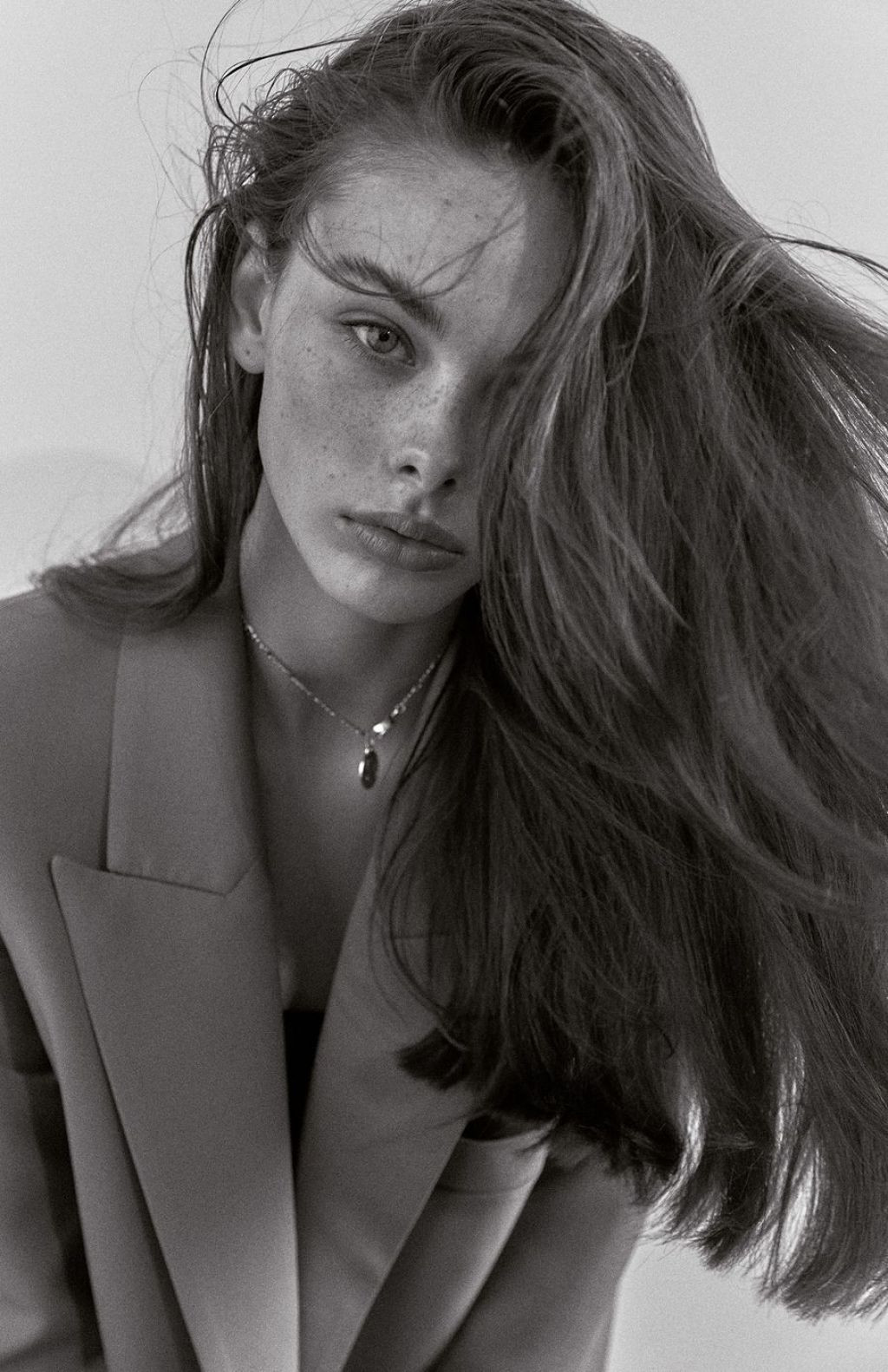 '50 sắc thái không góc chết' của cô gái lọt top 3 gương mặt đẹp nhất thế giới ảnh 3