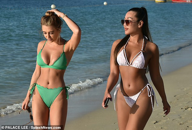 Sao truyền hình 9x đẹp như mộng ở biển ảnh 3