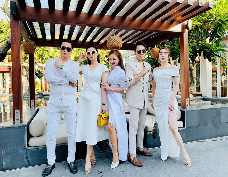 Sau khi 'soán ngôi' Ngọc Trinh với vòng eo 55cm, Quỳnh Nga liên tục tung ảnh bikini ảnh 6