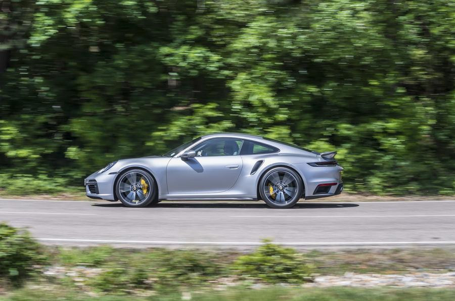 Top 10 siêu xe thể thao năm 2021 ảnh 4