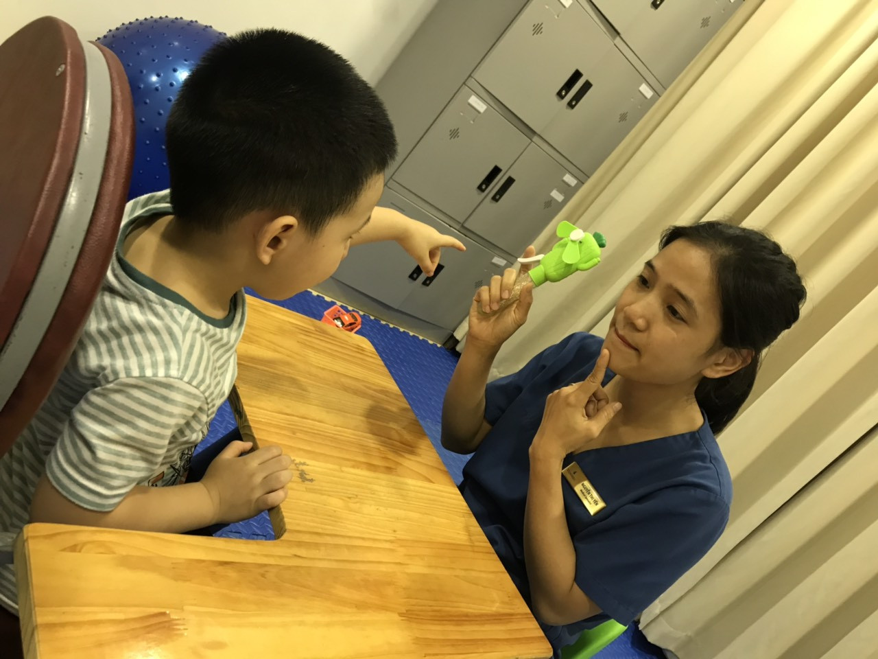 Tạp chí khoa học danh tiếng hàng đầu thế giới công bố nghiên cứu điều trị tự kỷ của Vinmec ảnh 2