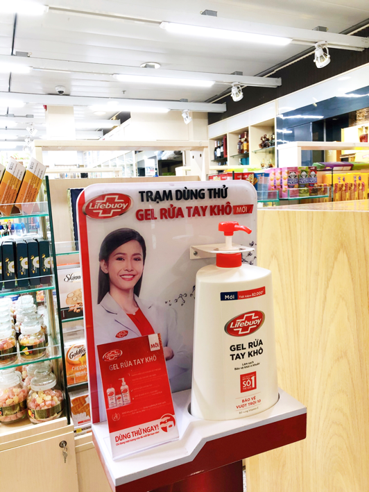 Unilever cùng Cảng hàng không quốc tế Tân Sơn Nhất phòng dịch cho hành khách ảnh 2