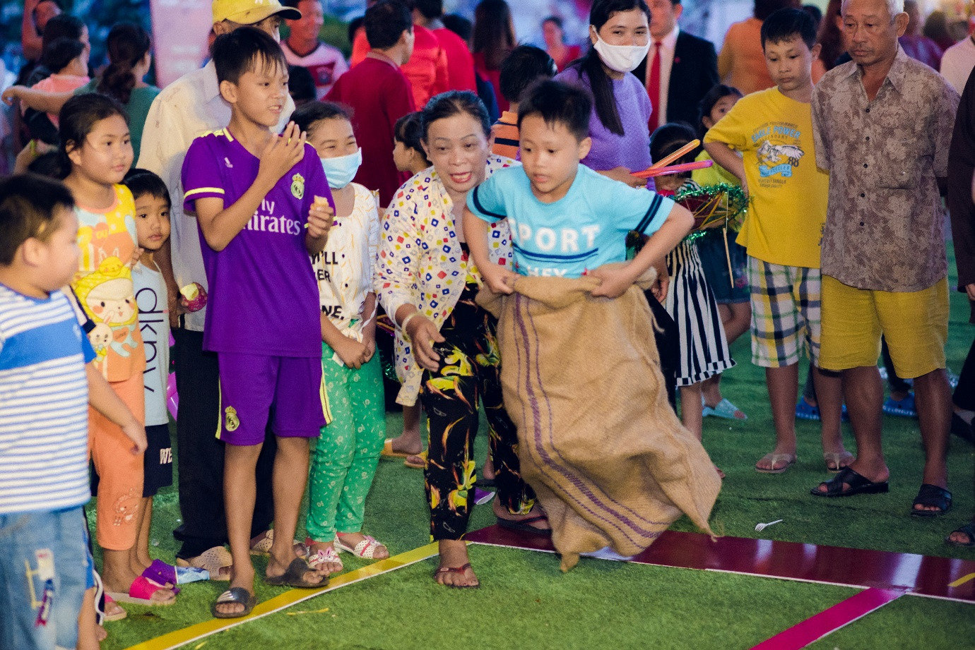 Thiếu nhi Vị Thanh vui trung thu tưng bừng tại khu đô thị Western Pearl 2 ảnh 3