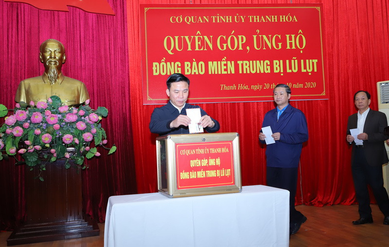Tỉnh ủy Thanh Hóa ủng hộ đồng bào miền Trung bị lũ lụt ảnh 3