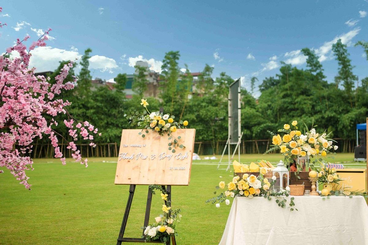 Ngất ngây với đám cưới siêu lãng mạn tại vườn Nhật giữa trời thu Hà Nội ảnh 1