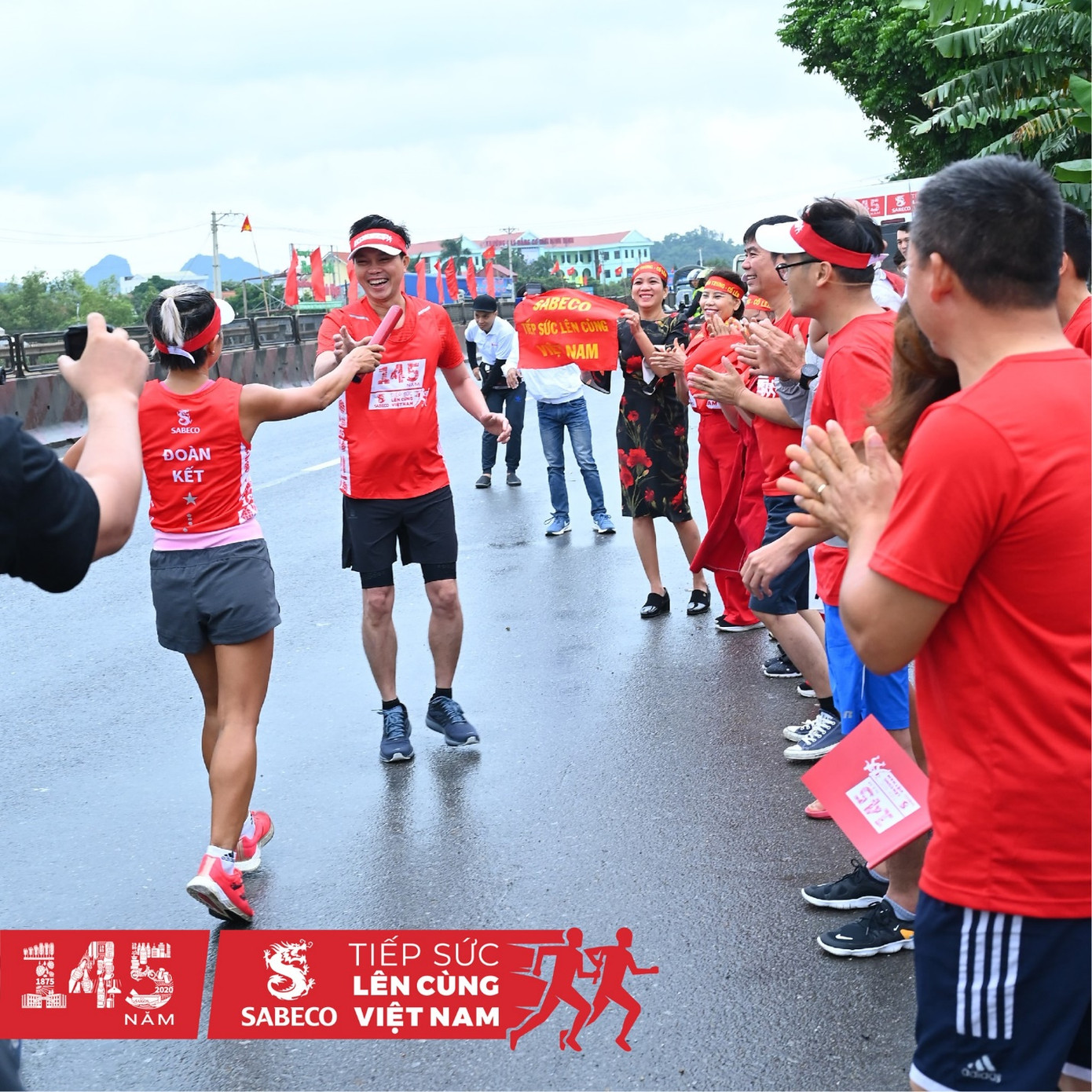 'Lên cùng Việt Nam' hỗ trợ miền Trung và người lao động bị ảnh hưởng bởi dịch COVID ảnh 2
