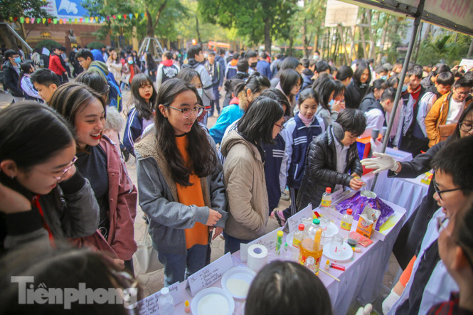 Xem học sinh cấp 2 ứng dụng công nghệ phòng COVID-19 ảnh 9