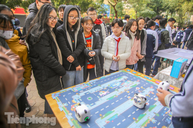 Xem học sinh cấp 2 ứng dụng công nghệ phòng COVID-19 ảnh 8