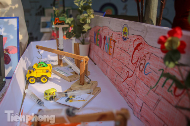 Xem học sinh cấp 2 ứng dụng công nghệ phòng COVID-19 ảnh 13