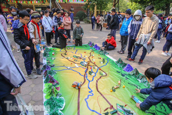 Xem học sinh cấp 2 ứng dụng công nghệ phòng COVID-19 ảnh 17