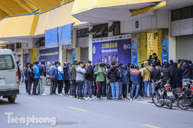 'Biển người' săn vé xem Siêu cúp Quốc gia ảnh 2