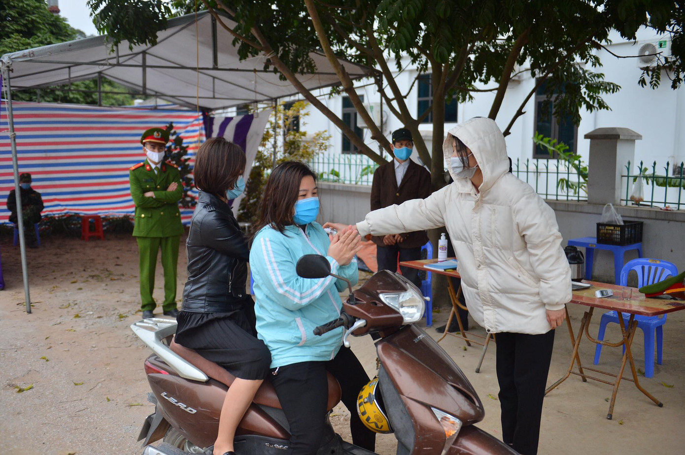 Hải Dương triển khai cấp bách các biện pháp phòng chống COVID-19 ảnh 9