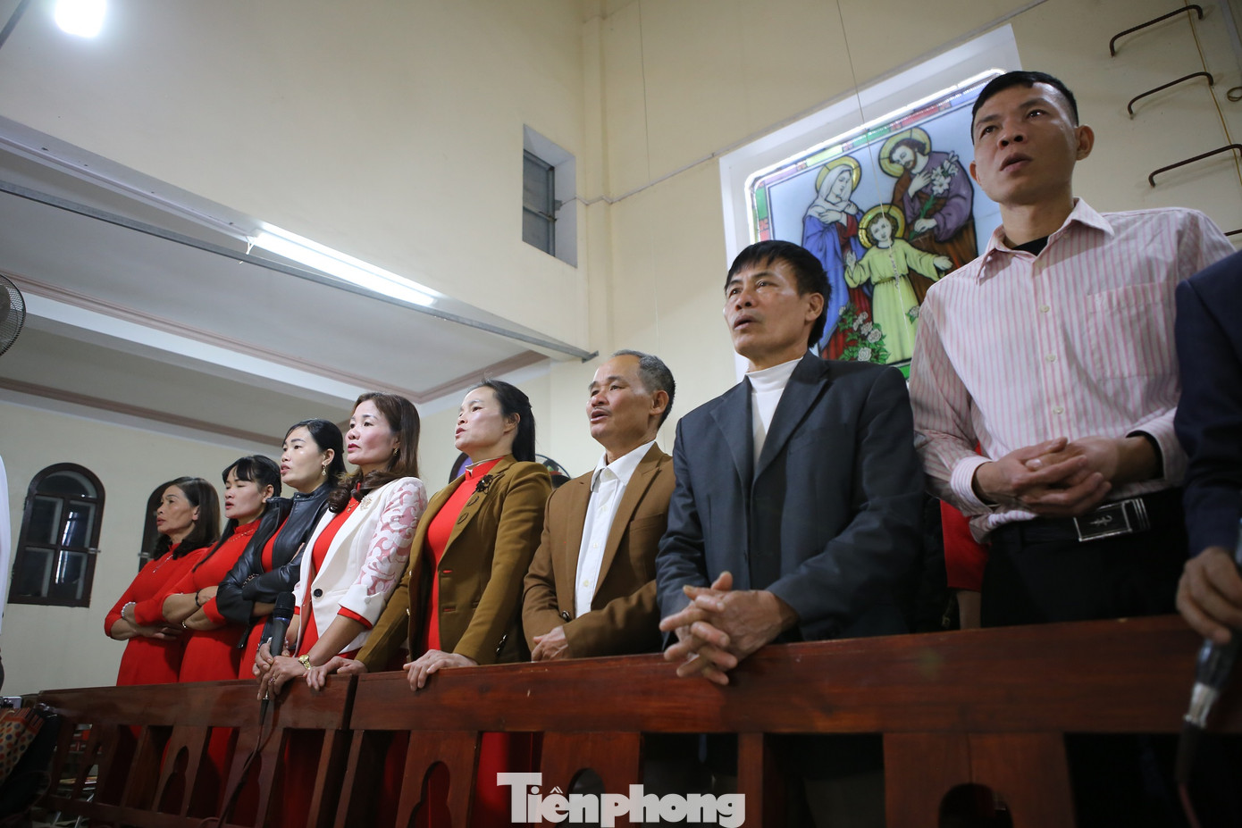 Cán bộ Đoàn đồng hành cùng giới trẻ trong đêm Giáng sinh ảnh 5