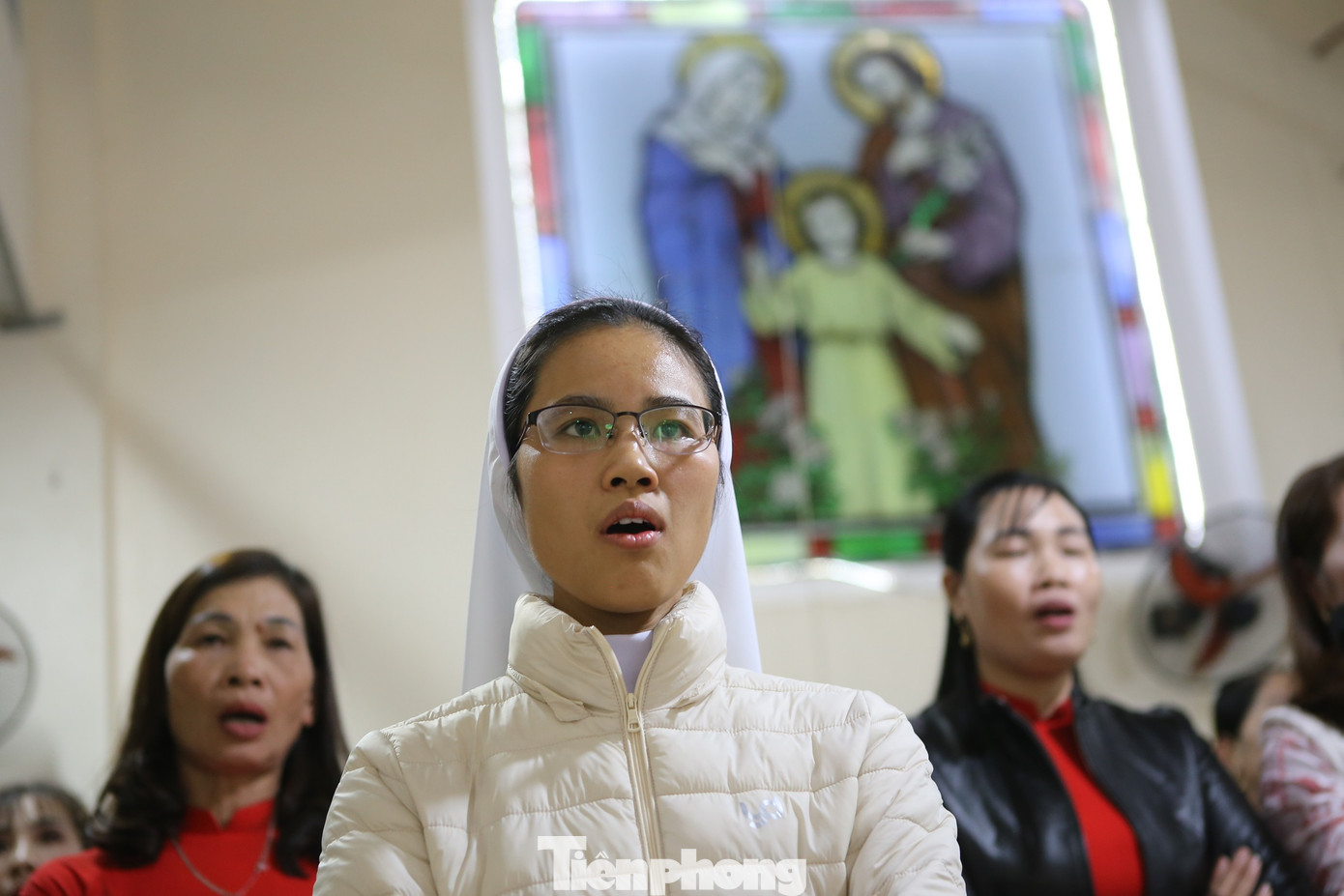 Cán bộ Đoàn đồng hành cùng giới trẻ trong đêm Giáng sinh ảnh 6