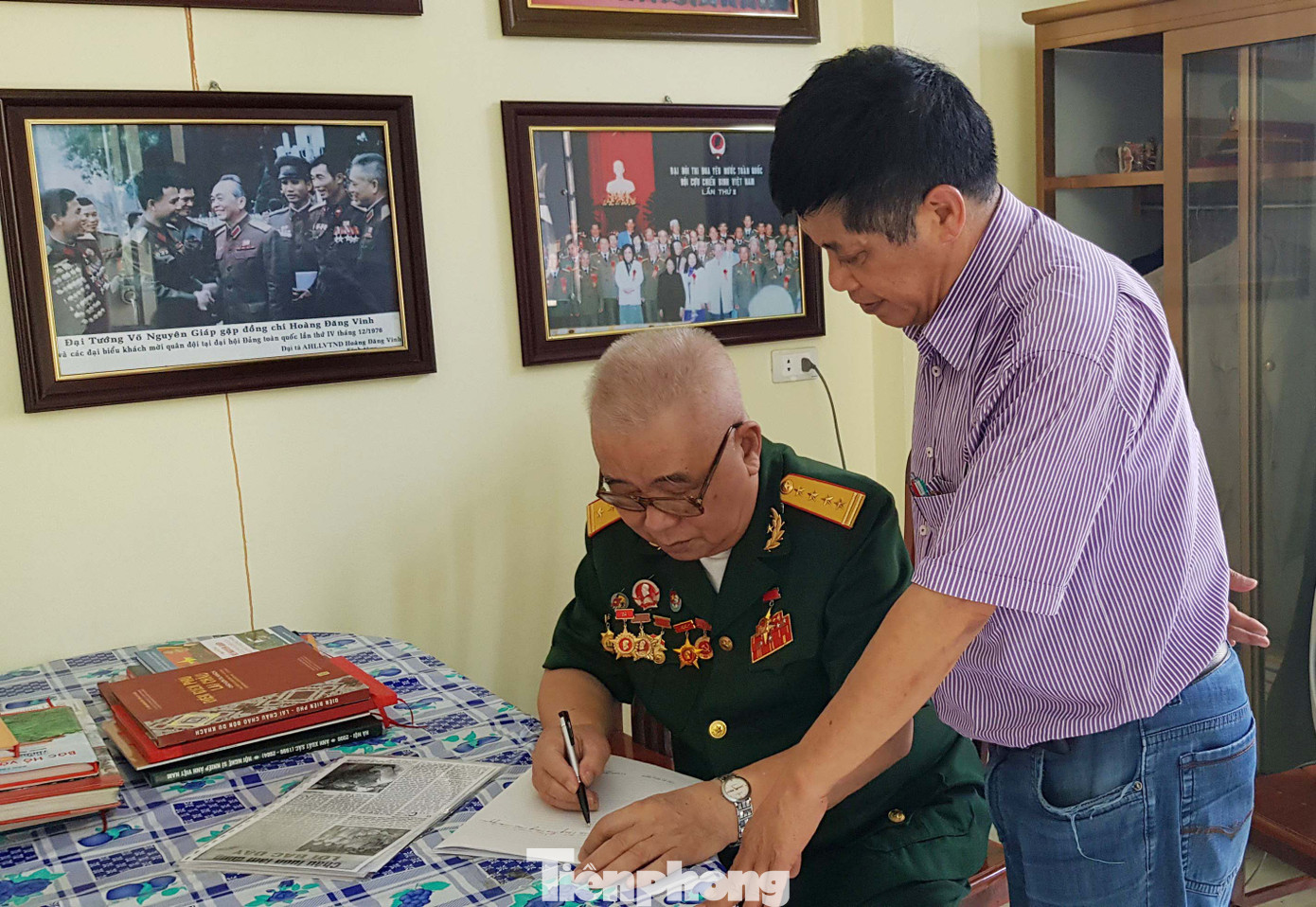 Thăm phòng lưu niệm của chiến binh cuối cùng trong tổ bắt sống tướng Đờ Cát ảnh 1