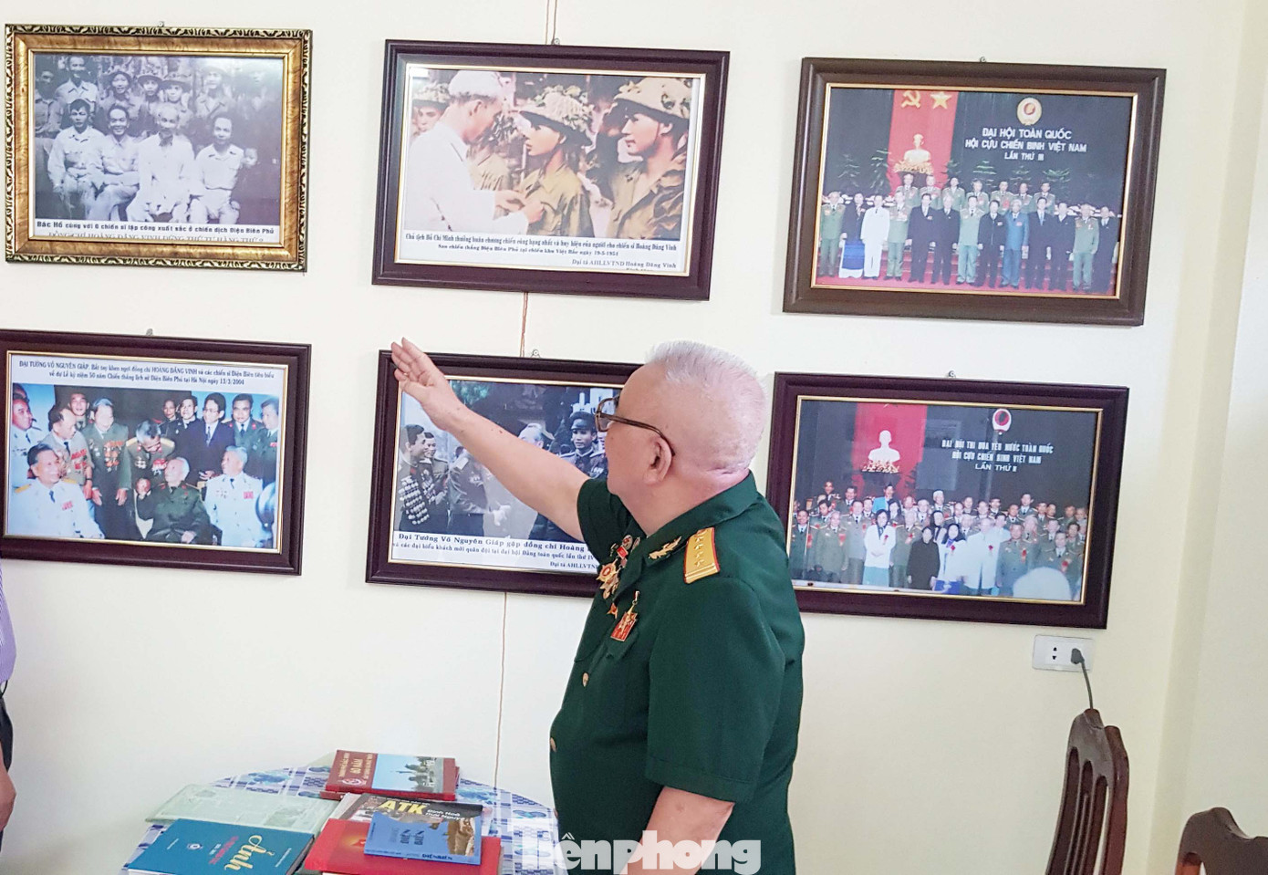 Thăm phòng lưu niệm của chiến binh cuối cùng trong tổ bắt sống tướng Đờ Cát ảnh 2