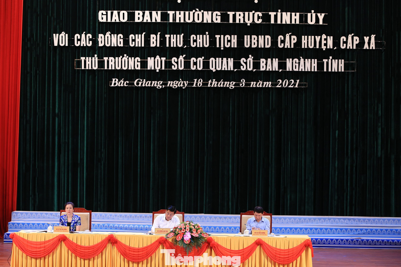 Lãnh đạo tỉnh Bắc Giang lần đầu đối thoại với cán bộ xã trên toàn tỉnh ảnh 1