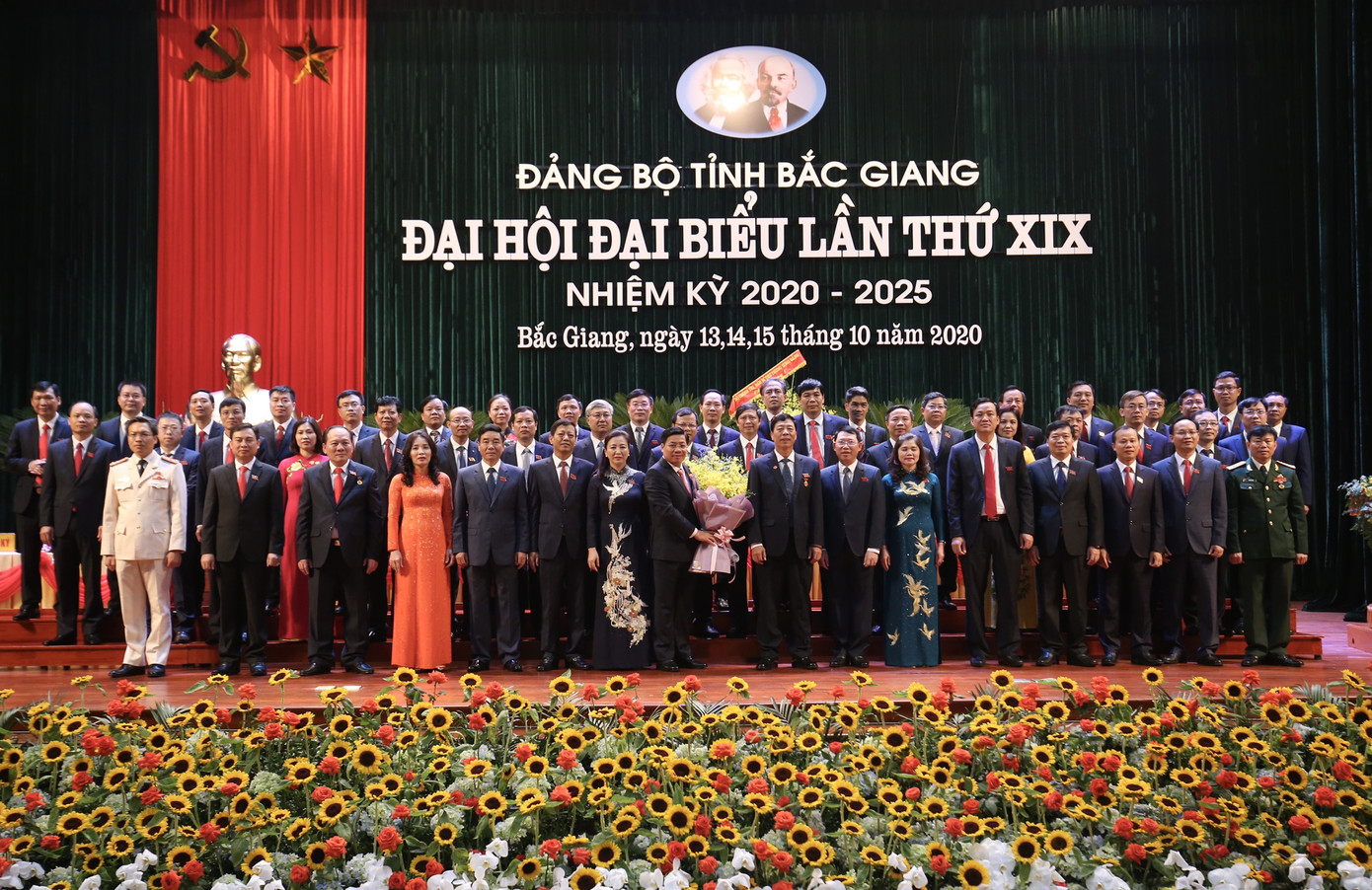 Ông Dương Văn Thái trúng cử Bí thư Tỉnh ủy Bắc Giang với 100% phiếu thuận ảnh 1